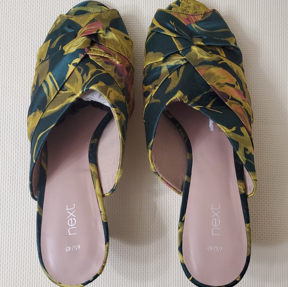 Shoes - Picture 3 of 12